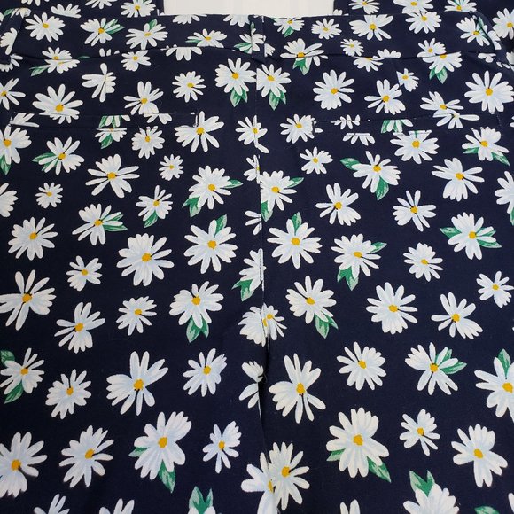 Women's Old Navy Pants ~ Size 8 - Picture 6 of 7